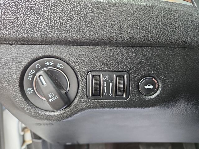 Used 2017 Chrysler 300 C Platinum image 20