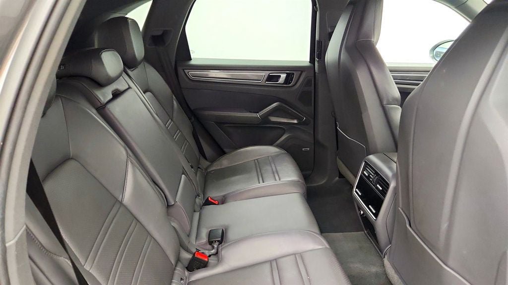 Used 2019 Porsche Cayenne S w/ Premium Plus Package AWD/4WD image 23