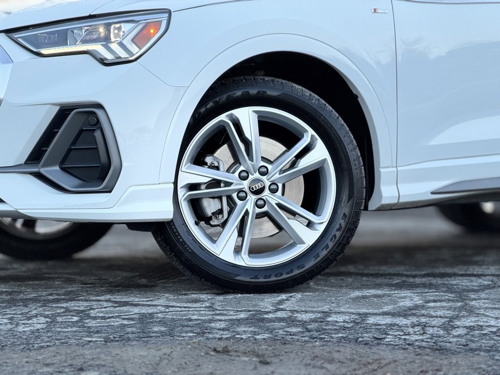 Used 2023 Audi Q3 2.0T Premium Plus w/ Premium Plus Package image 2