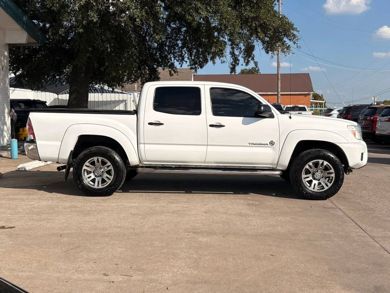Used 2015 Toyota Tacoma PreRunner w/ SR5 Package RWD image 2