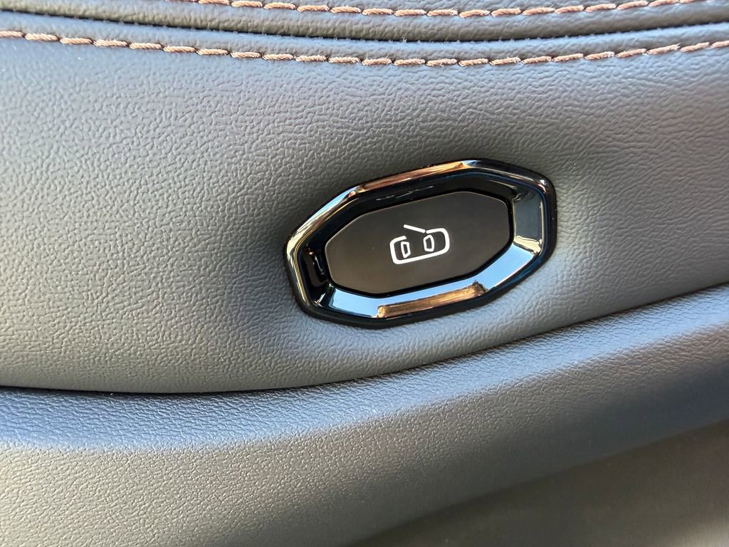 New 2026 Jeep Cherokee Limited AWD/4WD image 14