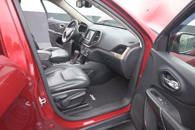 Used 2016 Jeep Cherokee Limited AWD/4WD image 17