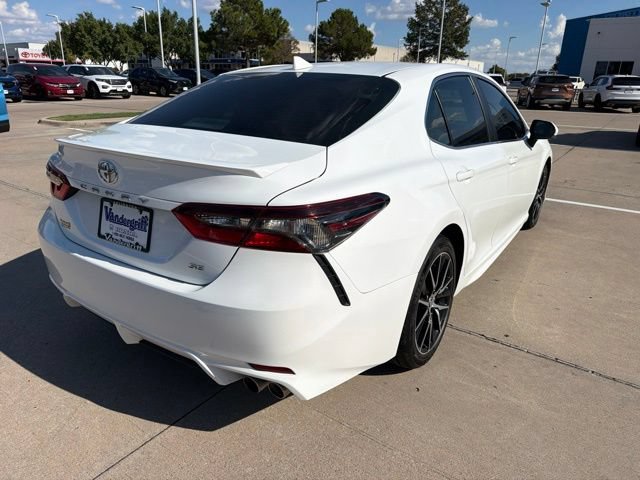 Used 2022 Toyota Camry SE FWD image 3