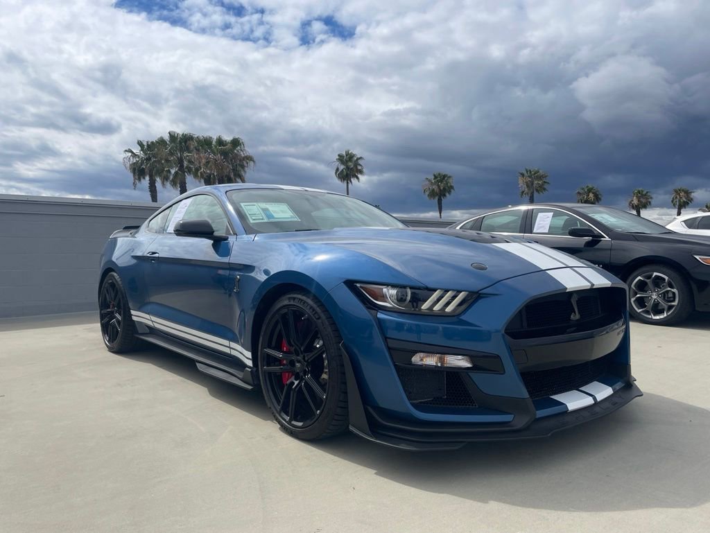 Used 2020 Ford Mustang Shelby GT500 w/ Technology Package RWD video 1