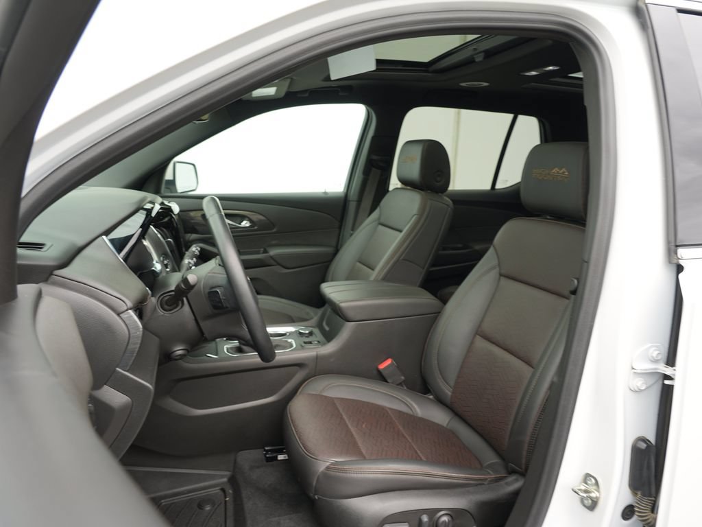 Certified 2023 Chevrolet Traverse High Country AWD/4WD image 12