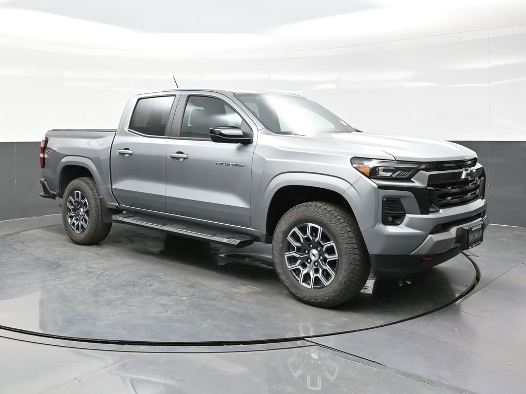 Used 2024 Chevrolet Colorado Z71 w/ Z71 Convenience Package 2