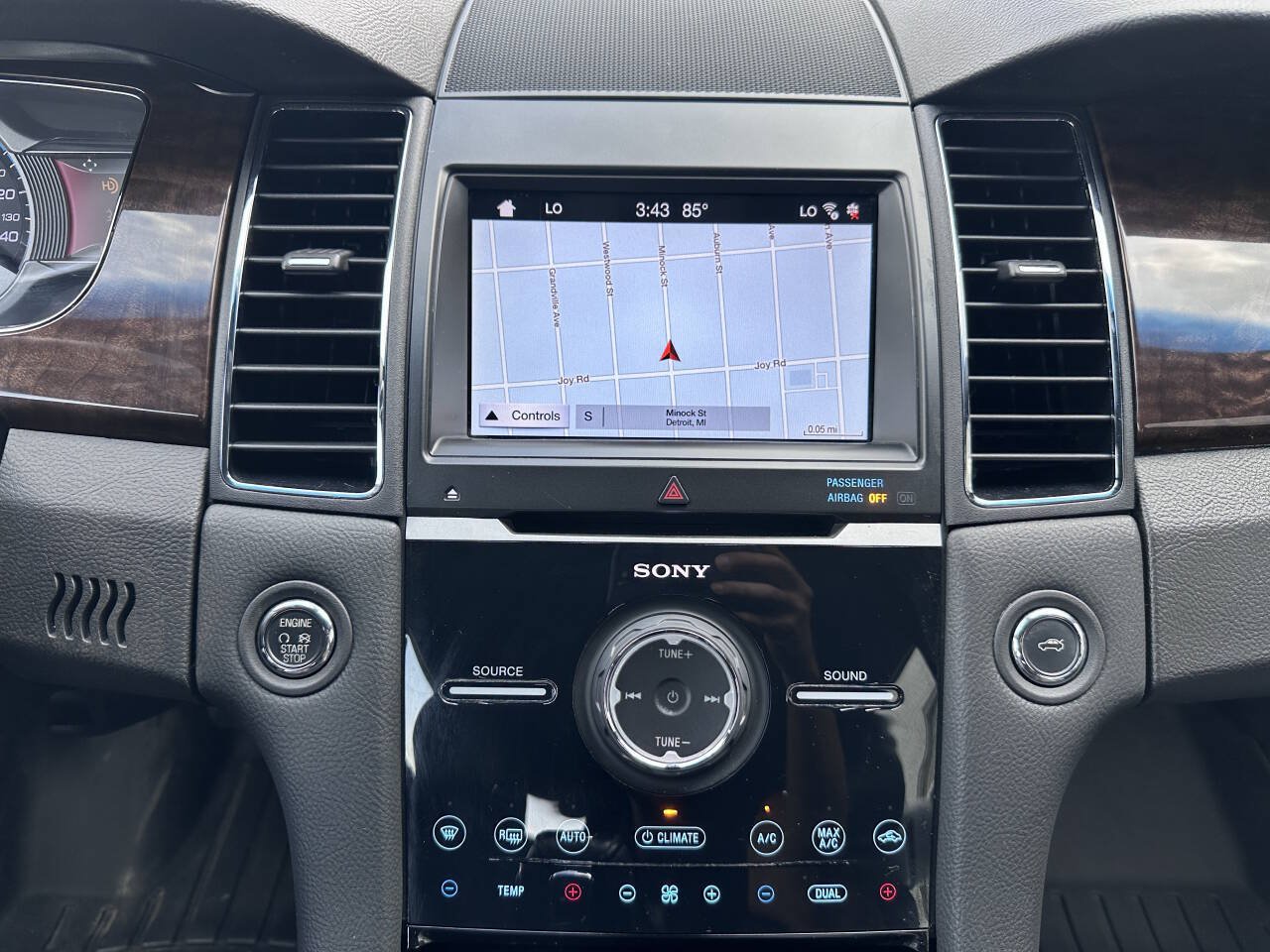 Used 2019 Ford Taurus Limited w/ Driver Assist Package FWD image 19