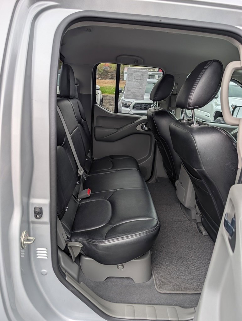 Used 2020 Nissan Frontier SV w/ SV Utility Package image 18
