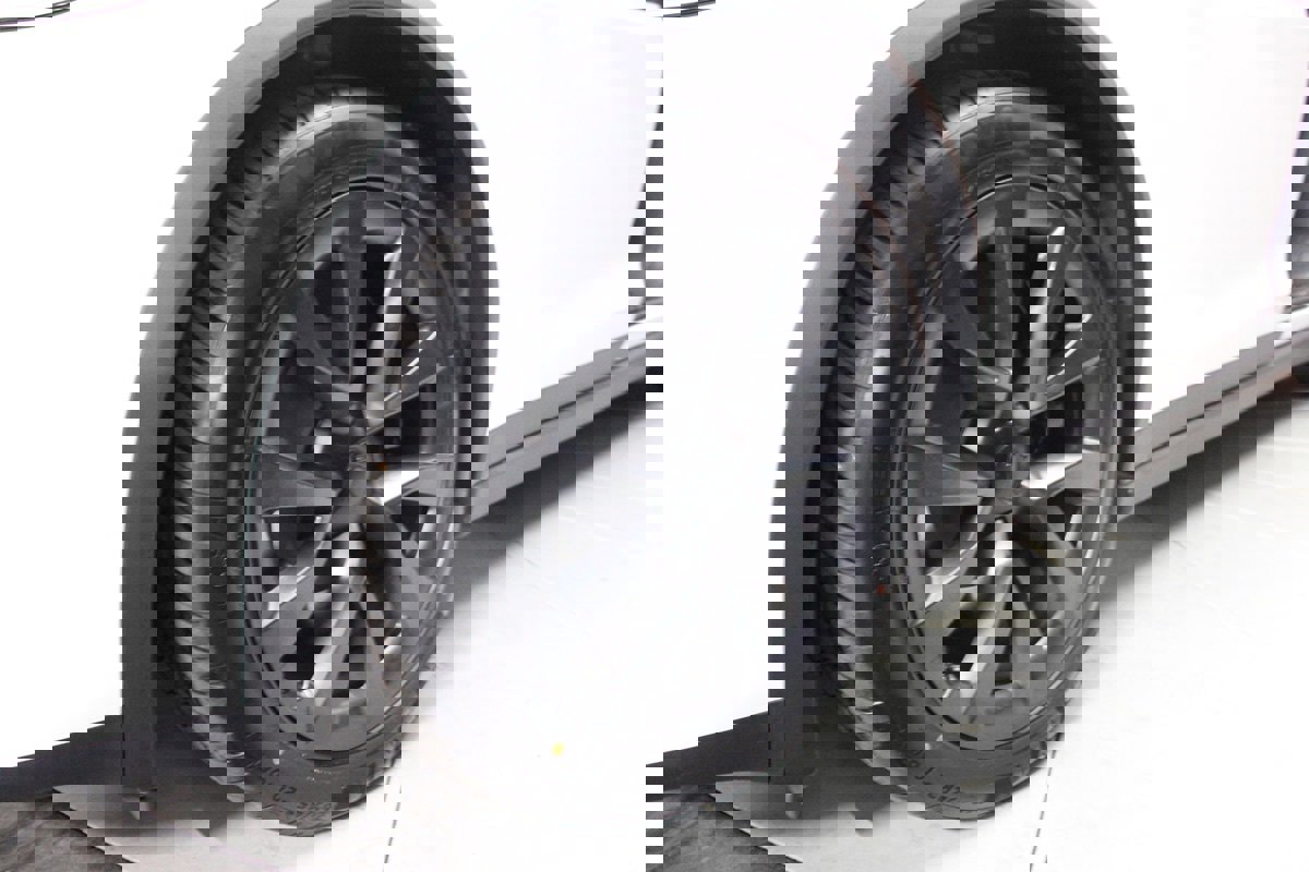 Used 2023 Tesla Model X 7 Seater AWD Driving Com 4 image 6