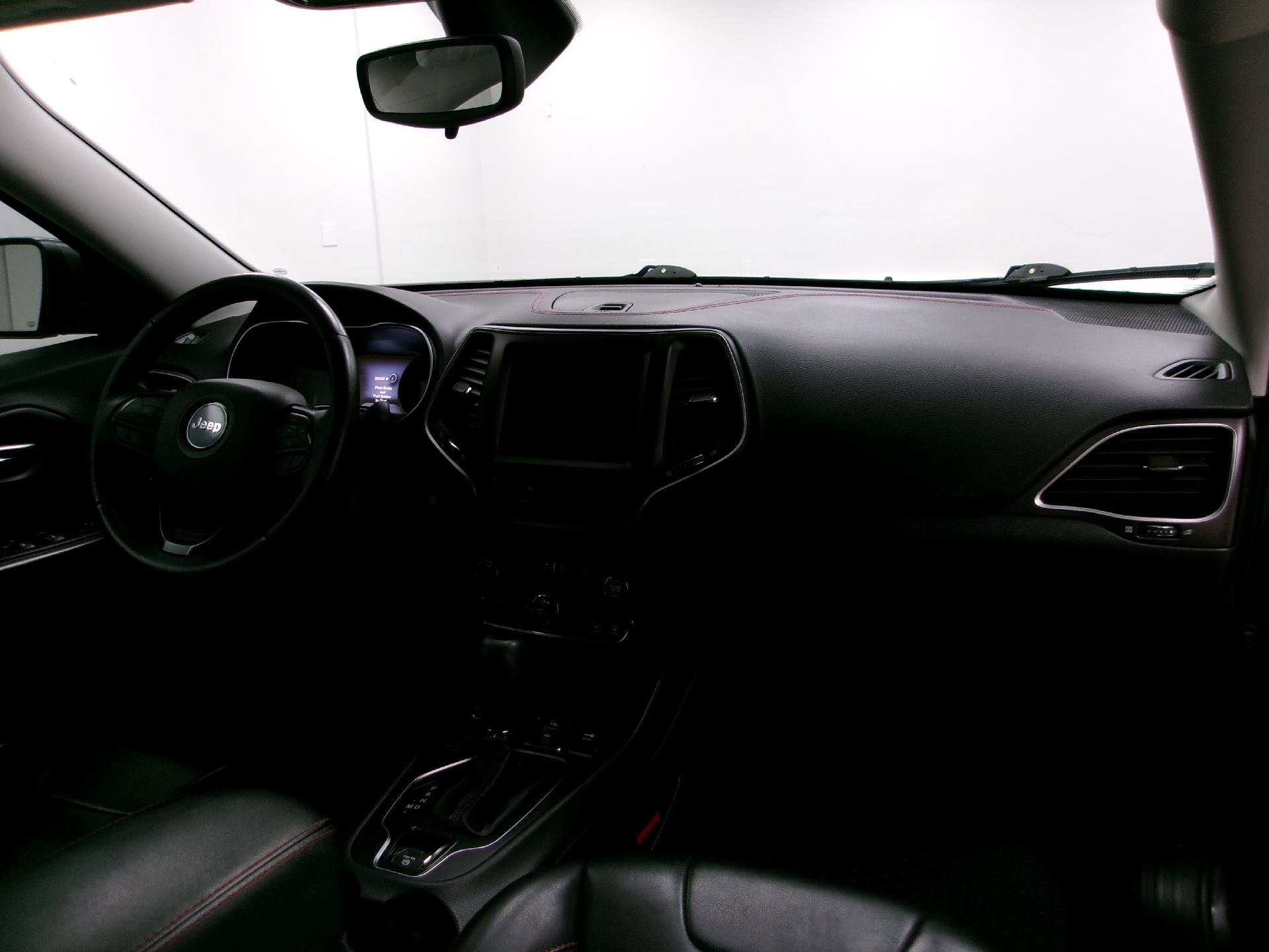 Used 2019 Jeep Cherokee Trailhawk w/ Cold Weather Group image 3