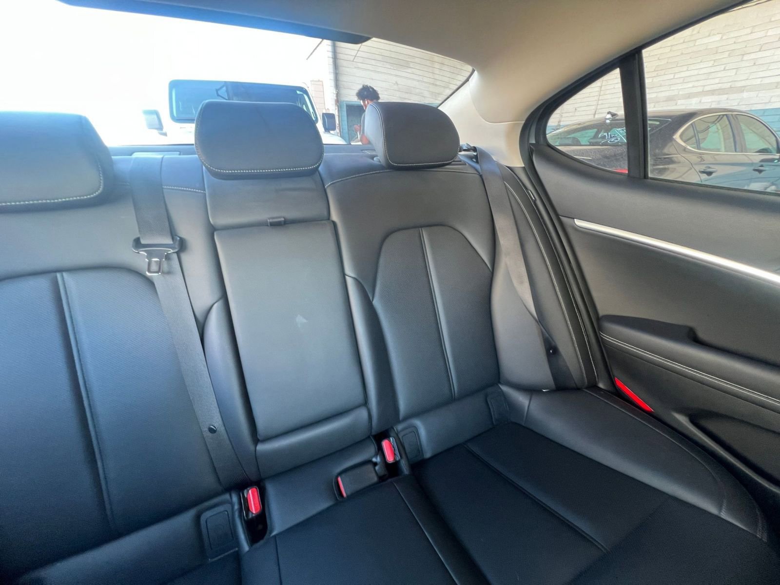 Used 2025 Genesis G70 2.5T image 37