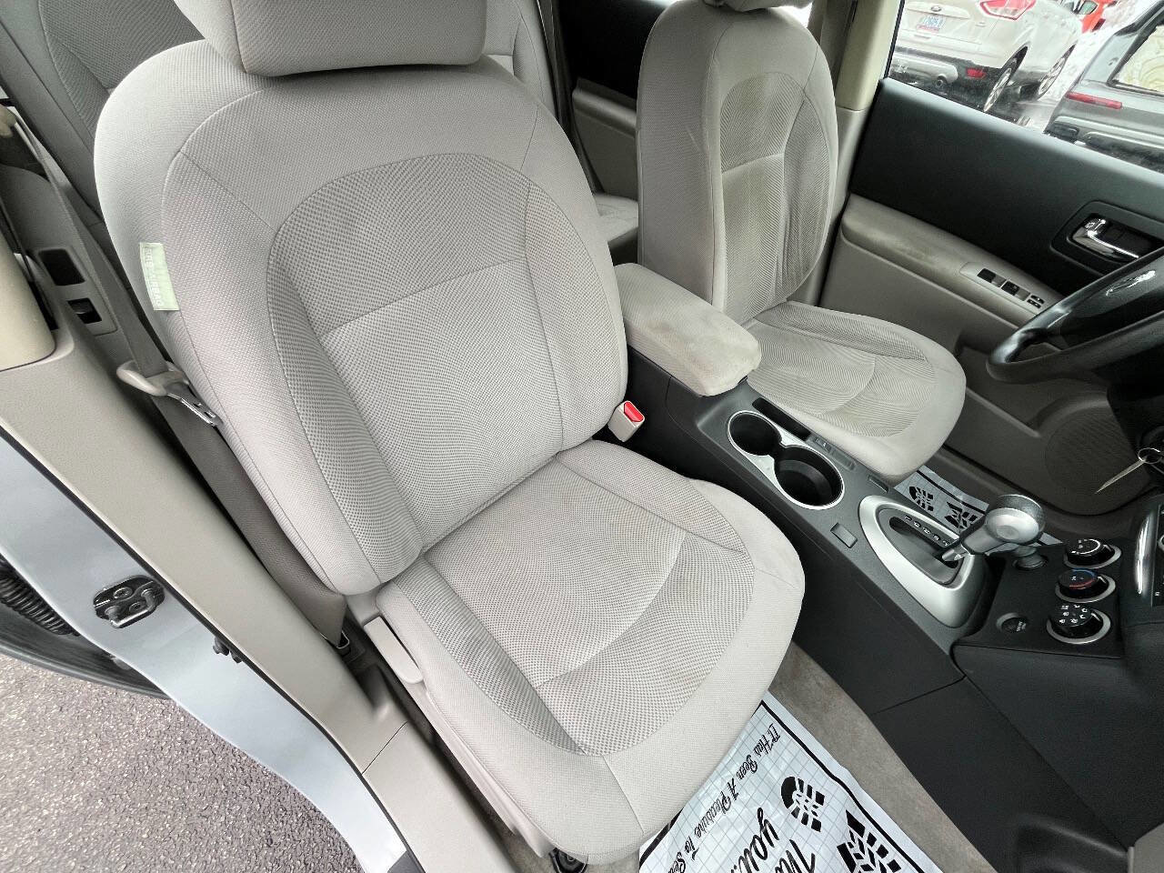 Used 2014 Nissan Rogue S image 11