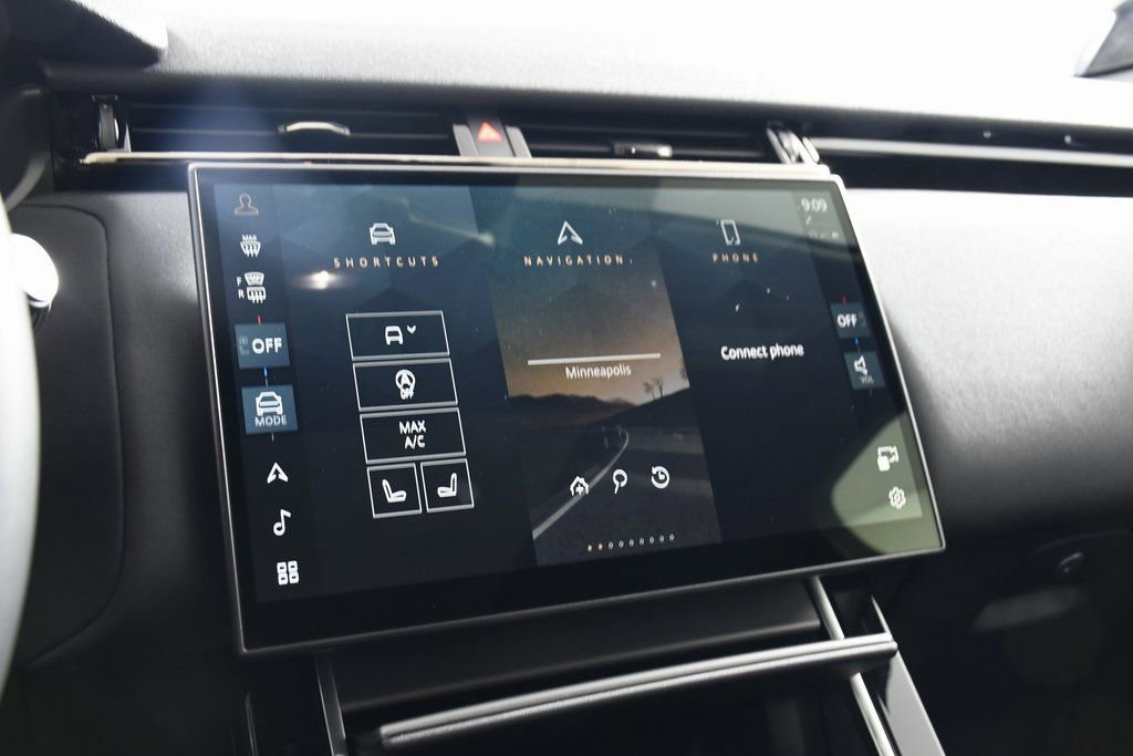 Certified 2025 Land Rover Range Rover Velar Dynamic SE image 33