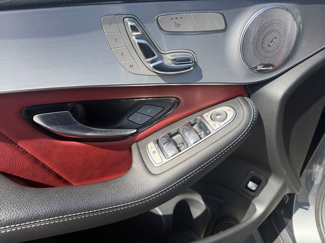 Used 2021 Mercedes-Benz GLC 300 4MATIC image 21