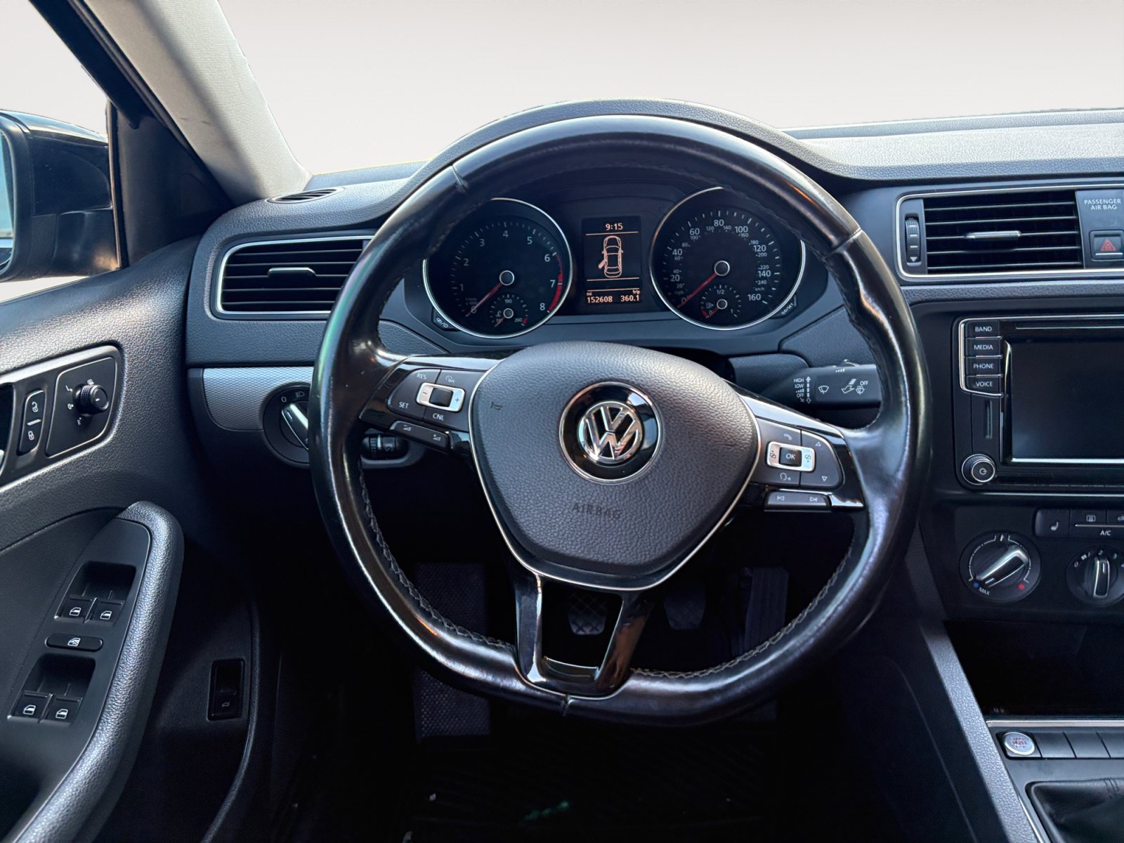 Used 2017 Volkswagen Jetta SE FWD image 14