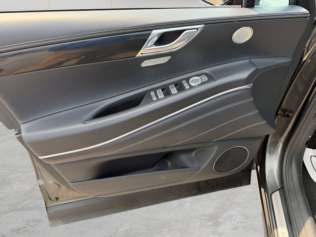 Used 2025 Genesis GV80 2.5T Standard AWD/4WD image 19