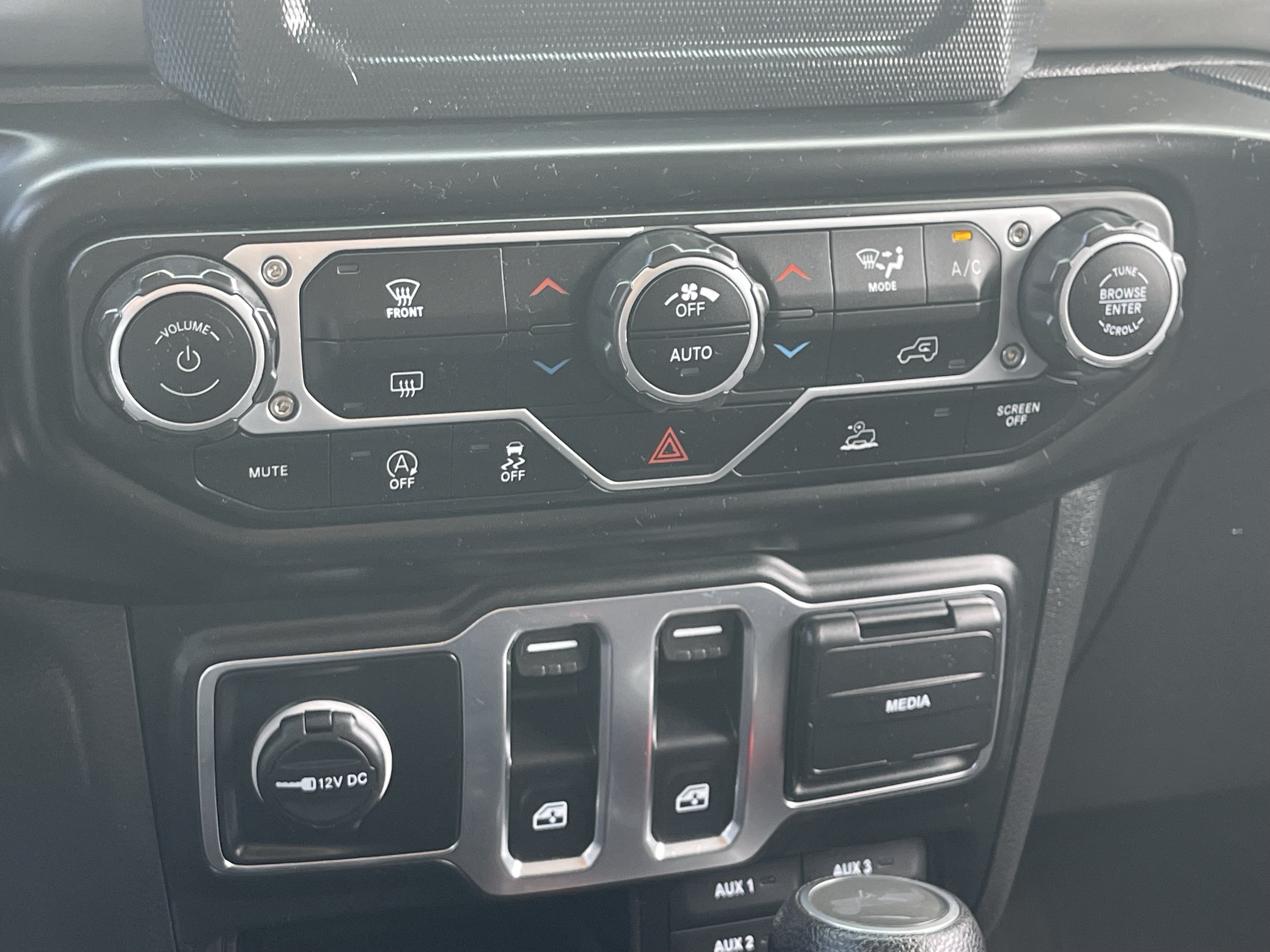 Certified 2023 Jeep Wrangler Sport AWD/4WD image 23