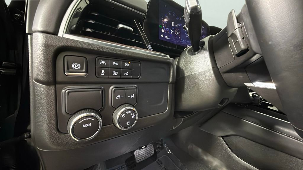 Certified 2025 Chevrolet Suburban LS image 19
