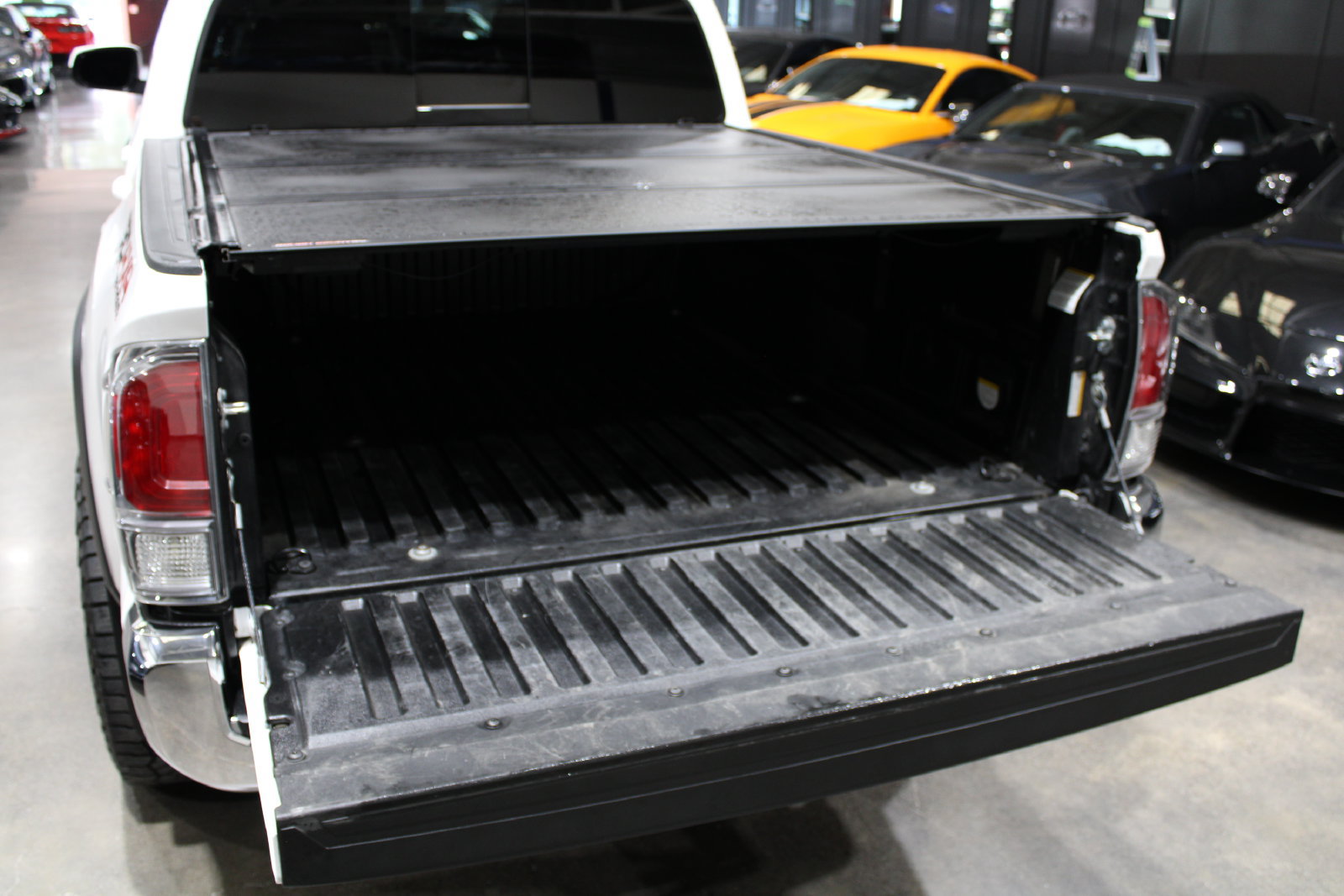 Used 2022 Toyota Tacoma TRD Off-Road AWD/4WD image 19