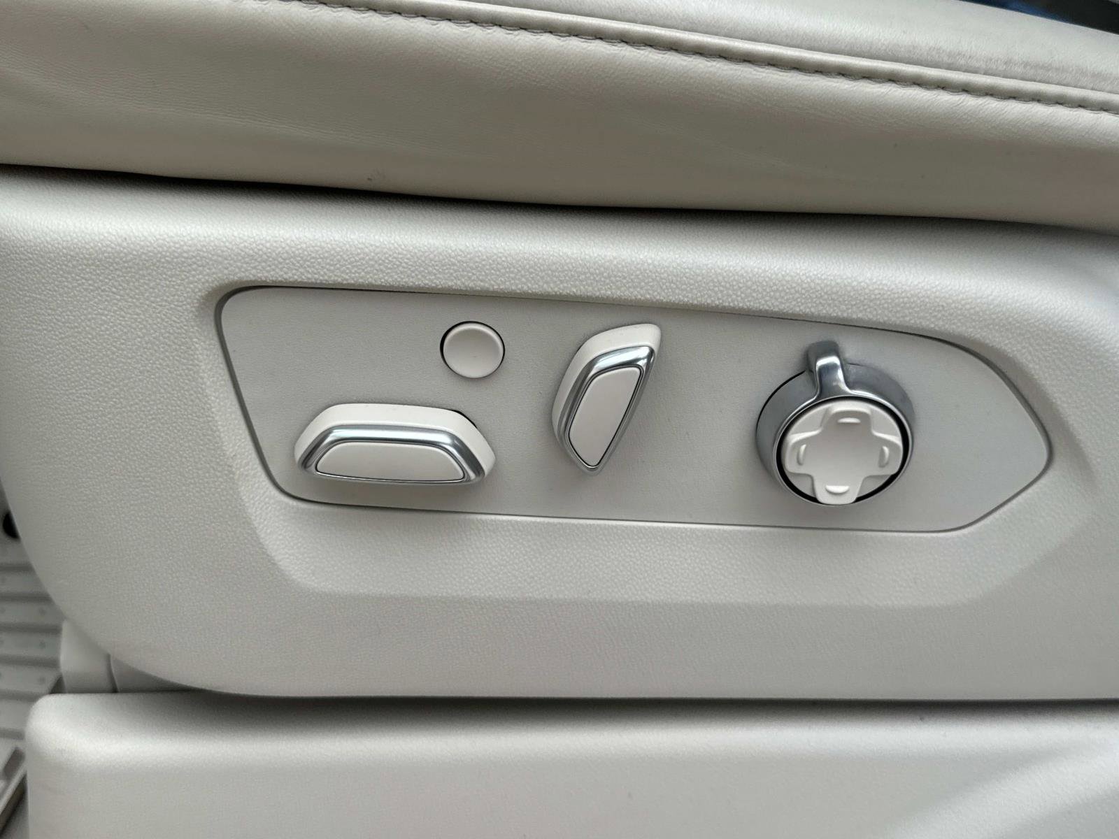 Certified 2024 Cadillac Escalade Sport Platinum image 22