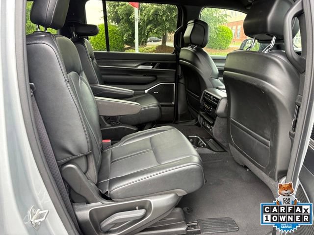 Used 2024 Jeep Wagoneer Series III AWD/4WD image 22