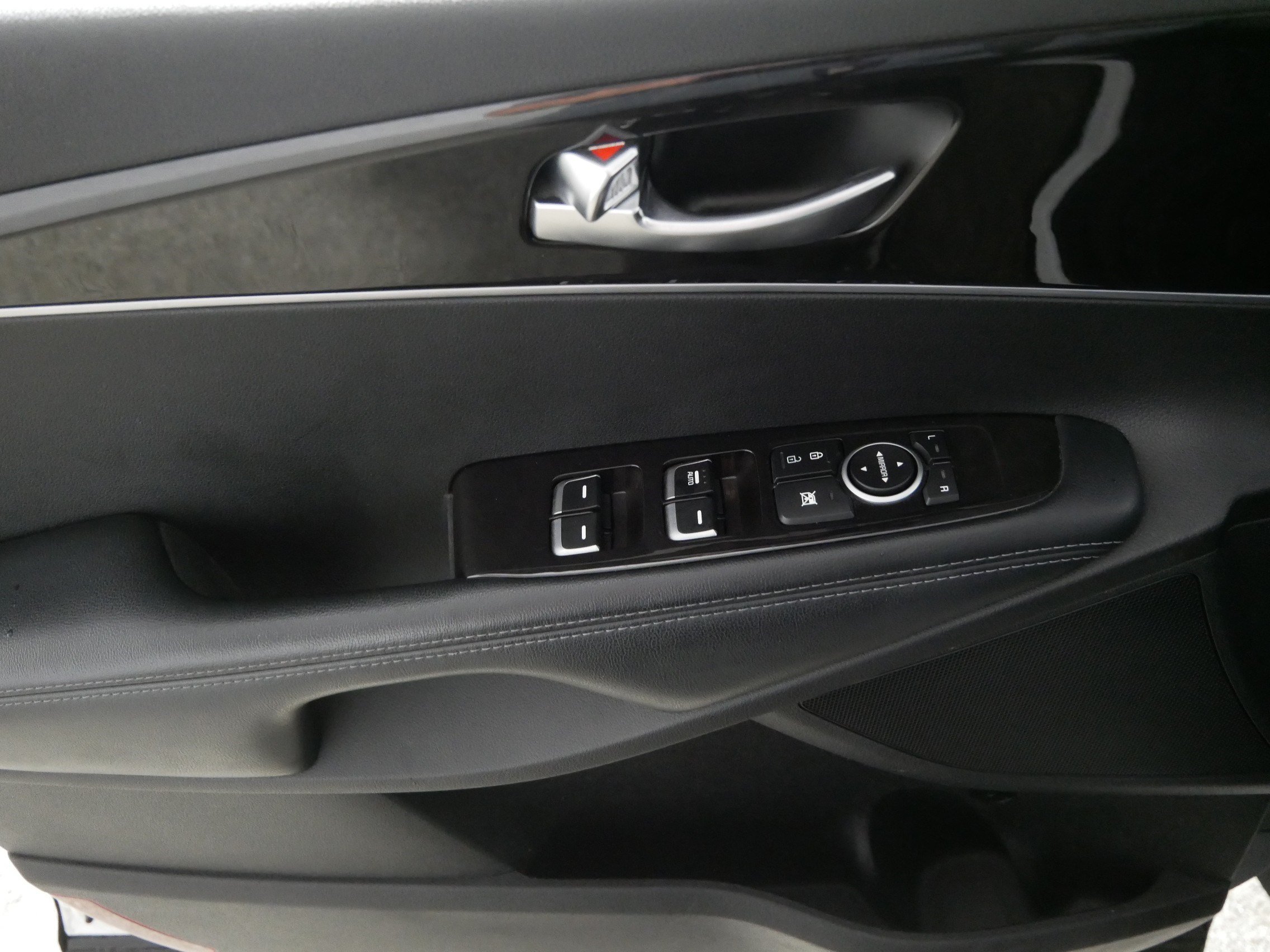 Used 2017 Kia Sorento AWD image 19