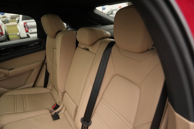 Used 2021 Porsche Cayenne Coupe image 14
