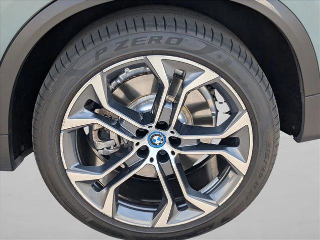 Used 2024 BMW X5 xDrive50e w/ Parking Assistance Package AWD/4WD image 21