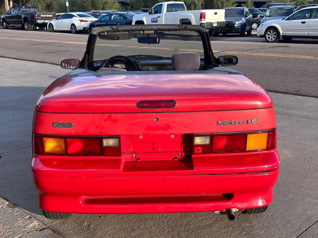 Used 1991 Geo Metro LSi FWD image 9