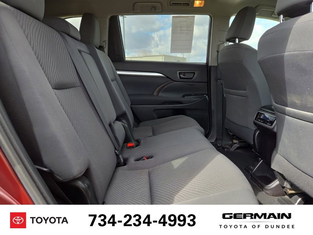 Used 2019 Toyota Highlander LE image 16