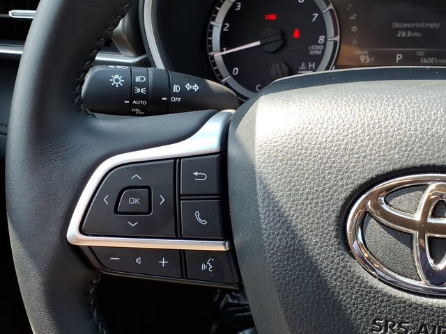 Used 2026 Toyota Highlander XLE AWD/4WD image 23