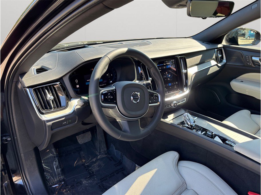 Used 2024 Volvo V60 B5 Cross Country Ultimate w/ Climate Package AWD/4WD image 6