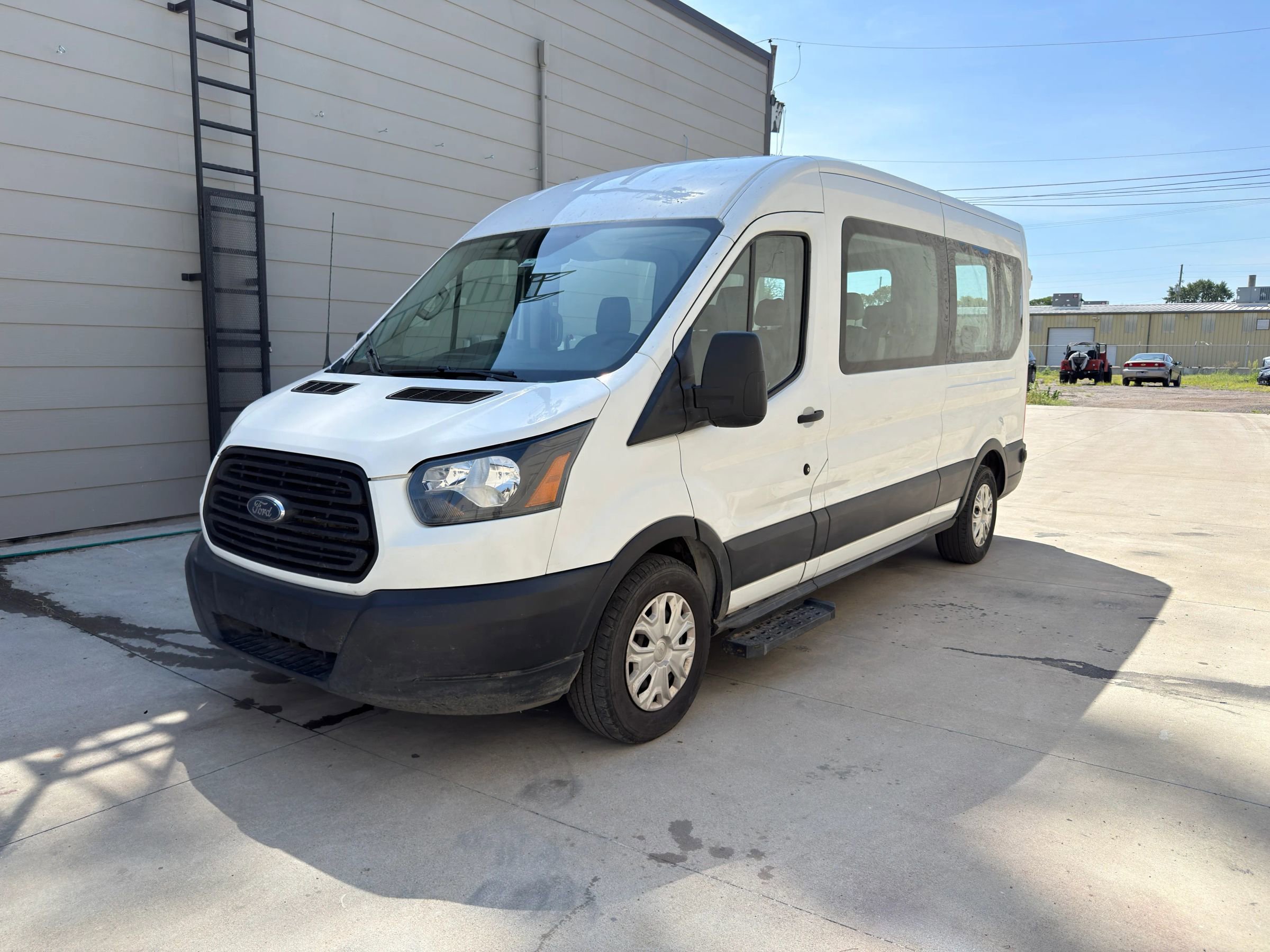 Used 2019 Ford Transit 350 XL RWD image 3