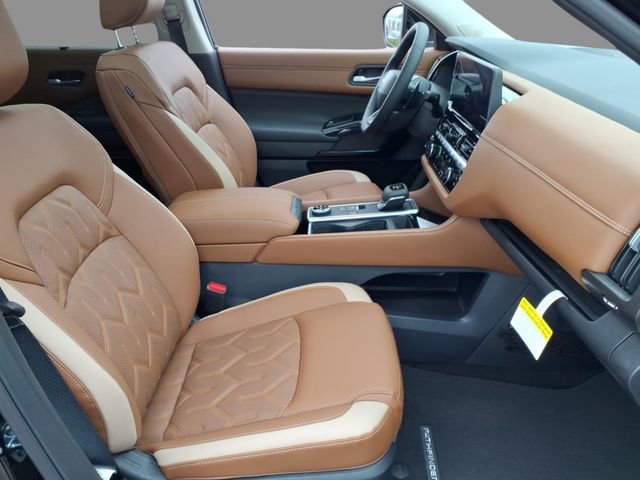 New 2026 Nissan Pathfinder Platinum image 13