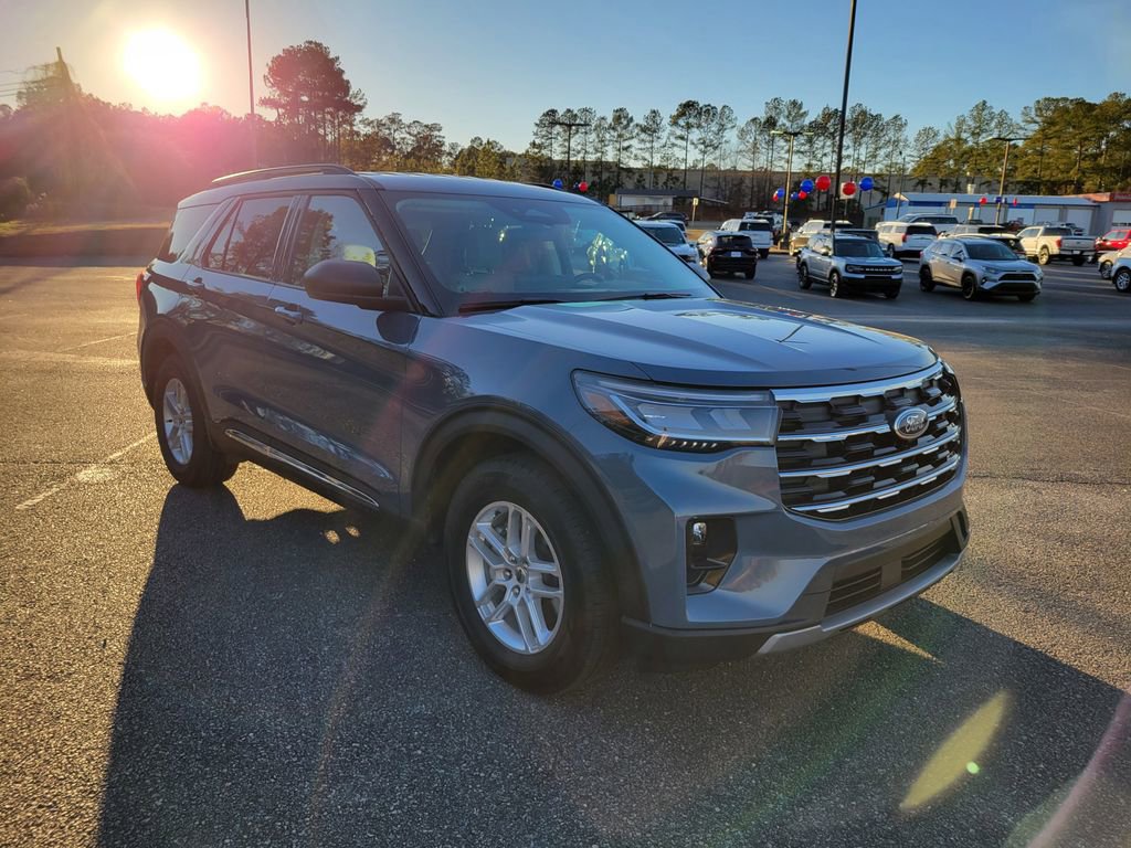 Certified 2025 Ford Explorer Active w/ Active Comfort Package image 7
