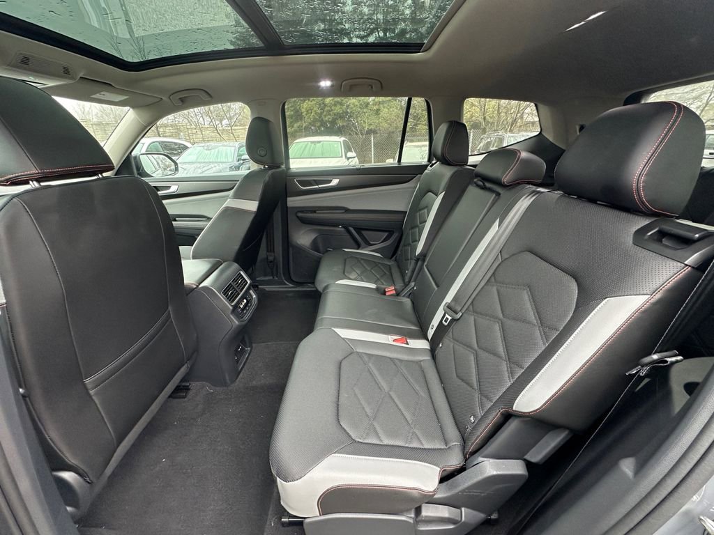 Used 2025 Volkswagen Atlas Peak Edition SE image 20