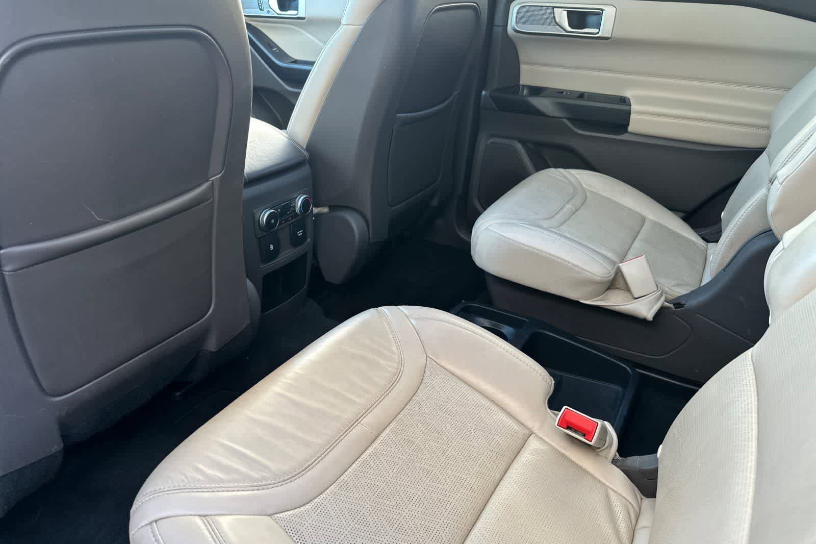 Used 2020 Ford Explorer Platinum AWD/4WD image 4