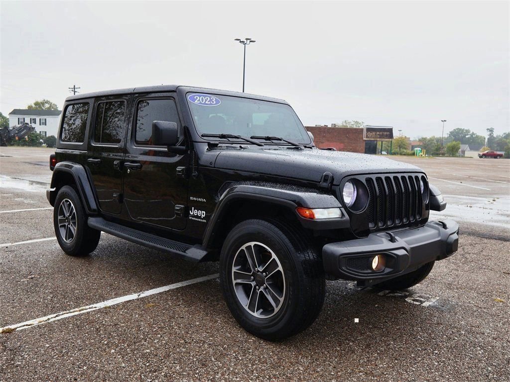 Used 2023 Jeep Wrangler Sahara image 7