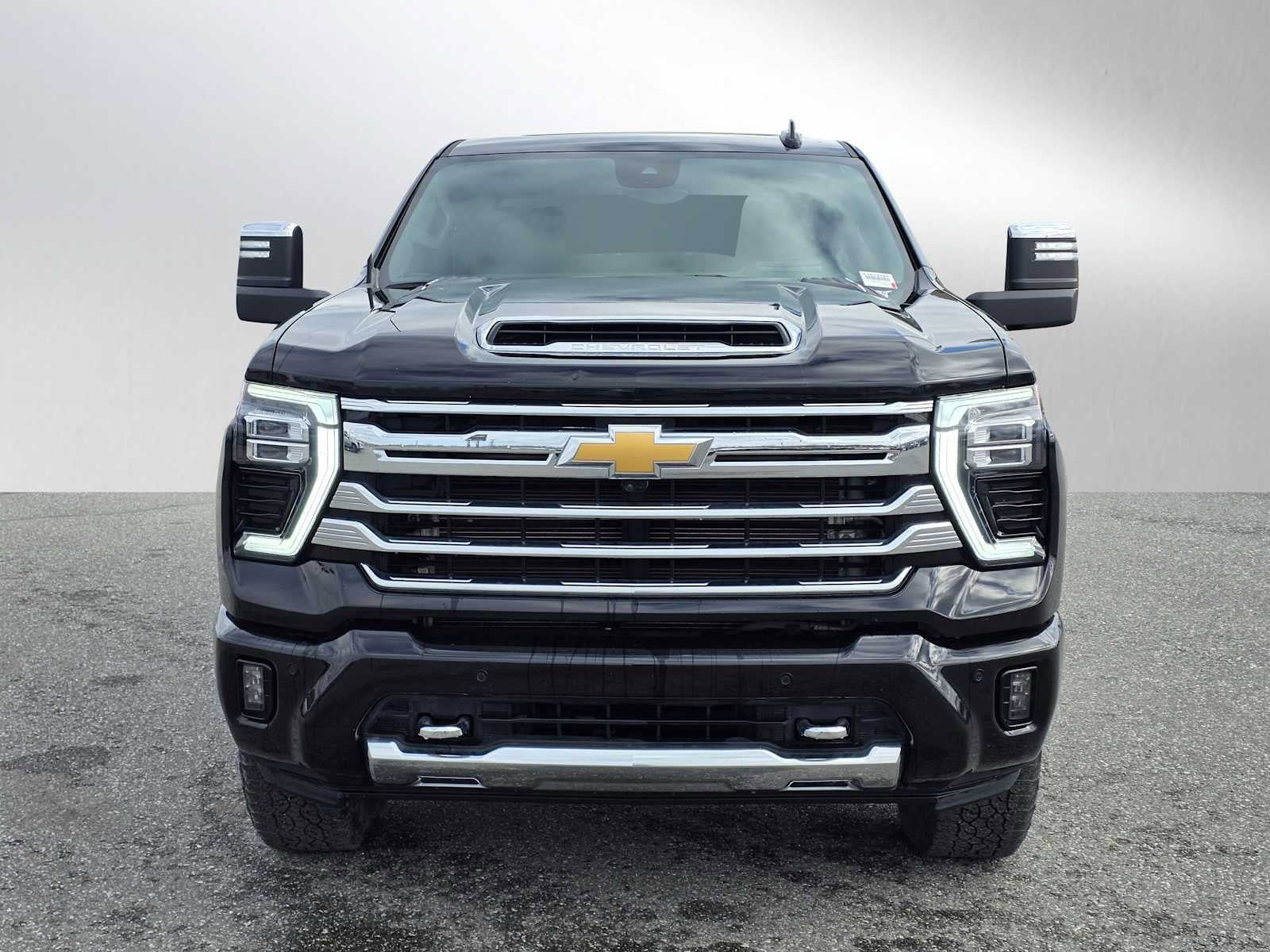 Used 2024 Chevrolet Silverado 2500 High Country w/ High Country Premium Package AWD/4WD image 8