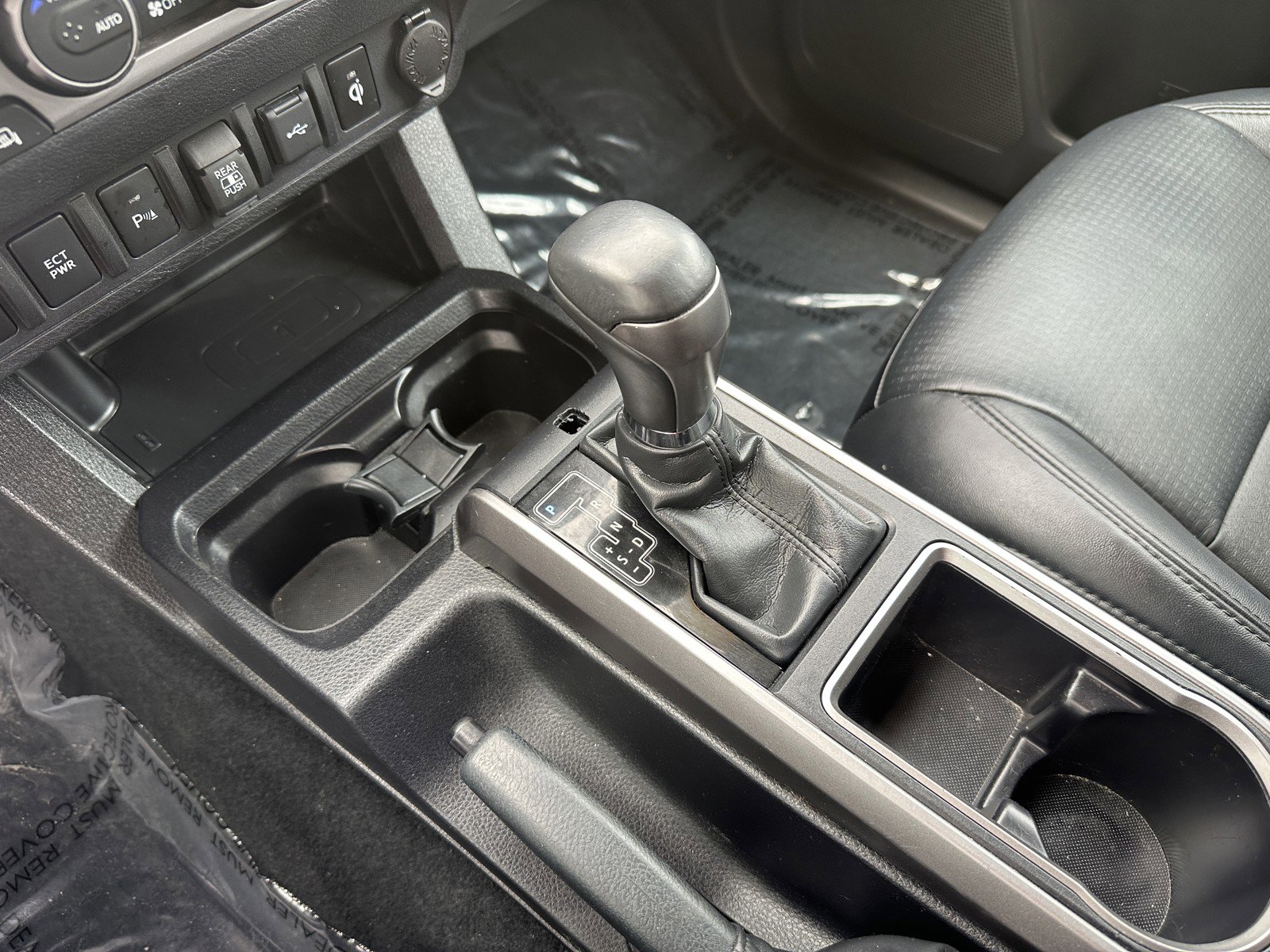 Used 2023 Toyota Tacoma Limited AWD/4WD image 21