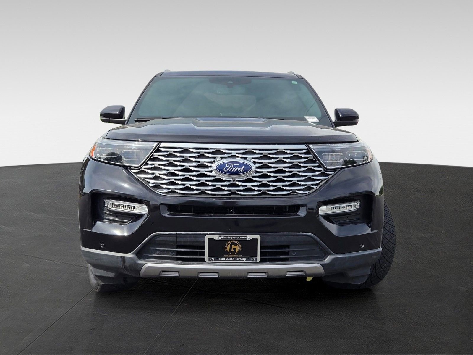 Used 2020 Ford Explorer Platinum w/ Premium Technology Package AWD/4WD image 2