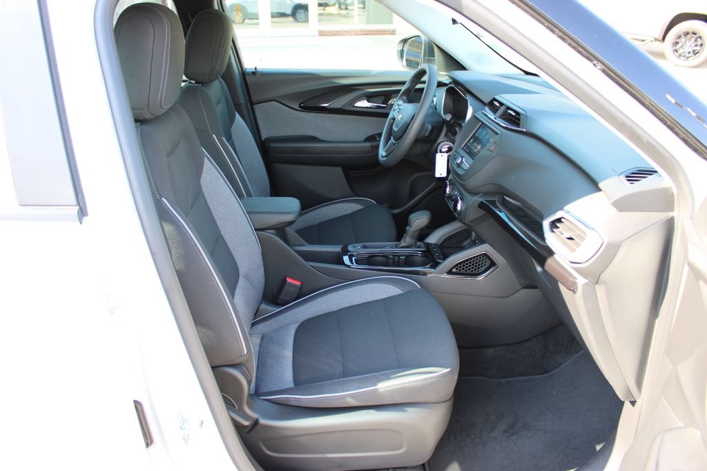 Used 2023 Chevrolet TrailBlazer LS FWD image 36