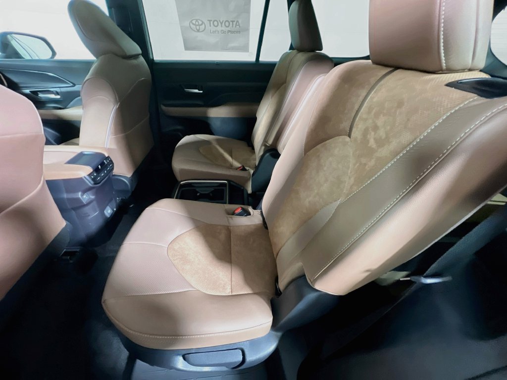 New 2026 Toyota Grand Highlander AWD Hybrid image 19