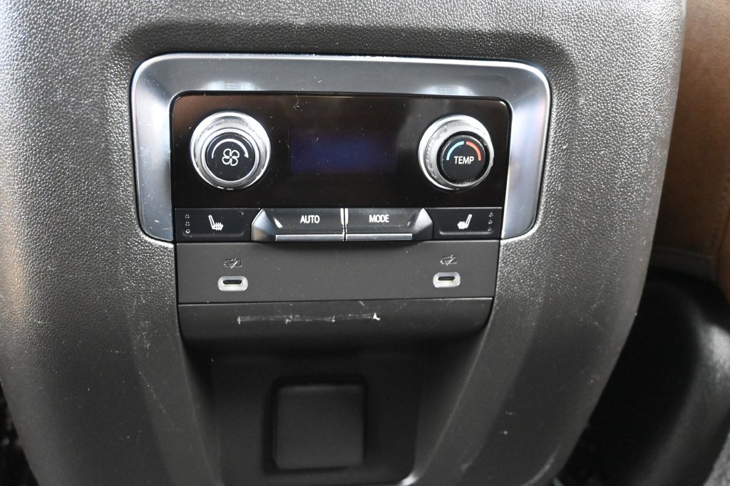 Used 2021 Chevrolet Suburban High Country AWD/4WD image 31