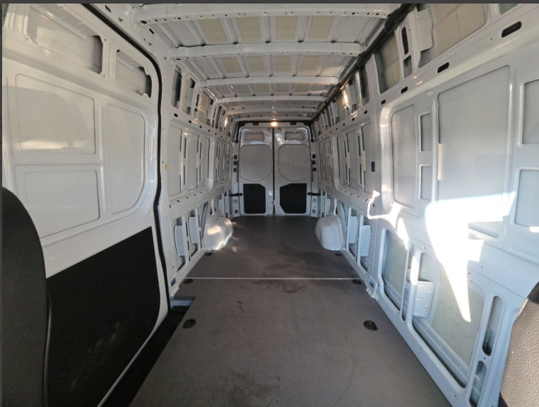 Used 2025 Mercedes-Benz Sprinter 2500 image 12