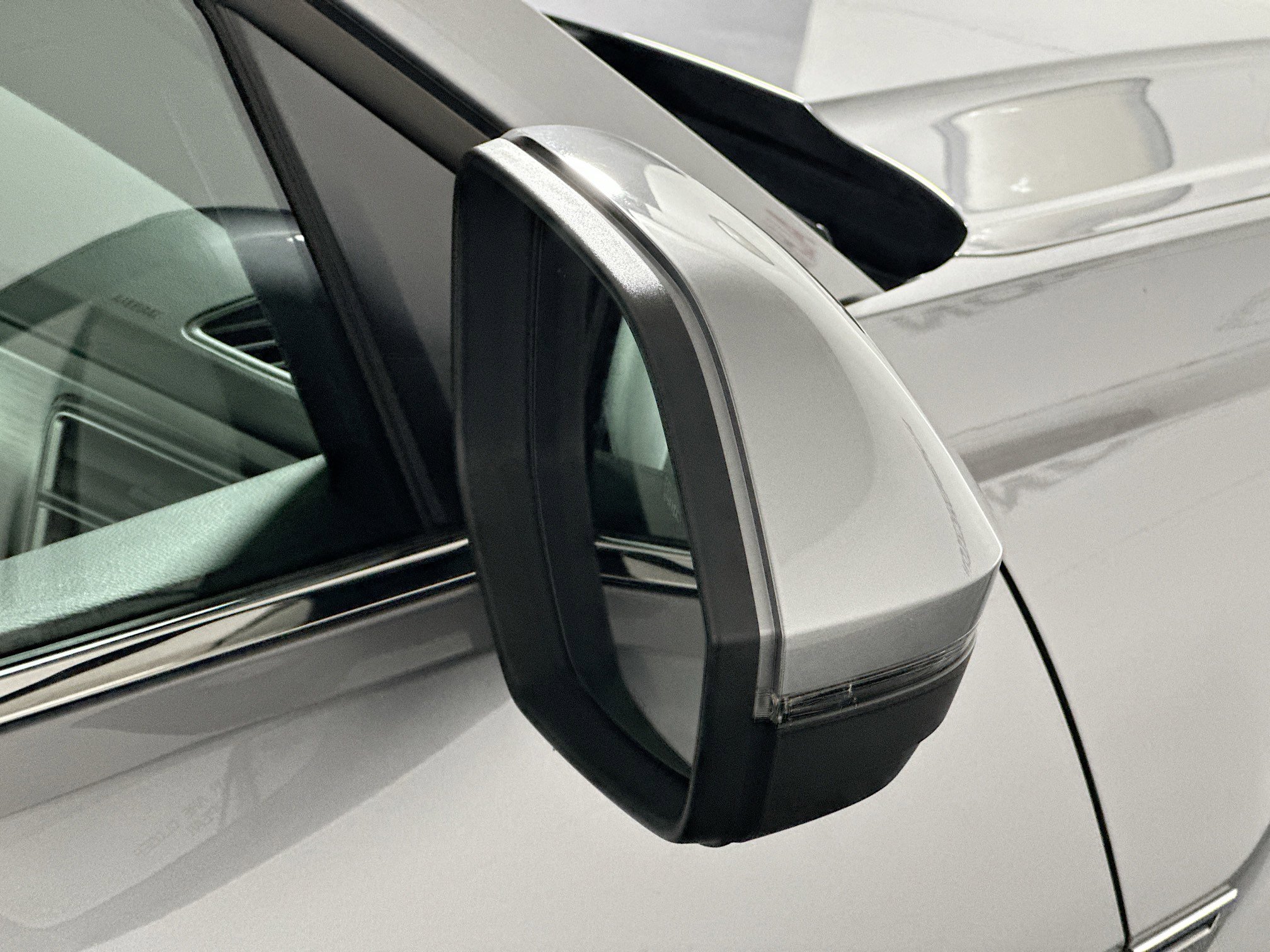 Used 2024 Volkswagen Atlas Cross Sport SE image 10