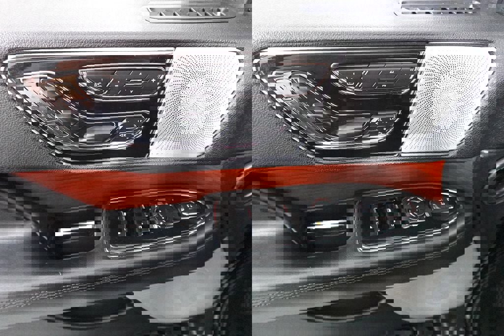 Used 2021 Lincoln Navigator L Reserve image 9