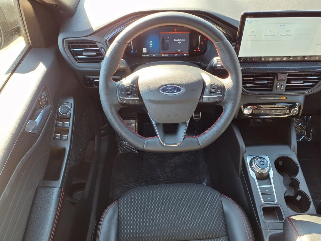 Used 2024 Ford Escape ST-Line w/ Tech Pack #1 AWD/4WD image 12