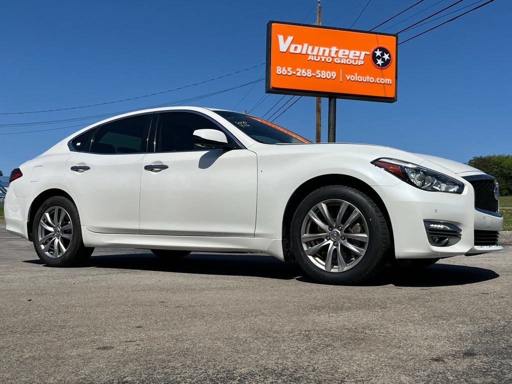 Used 2016 INFINITI Q70 3.7 AWD/4WD image 1