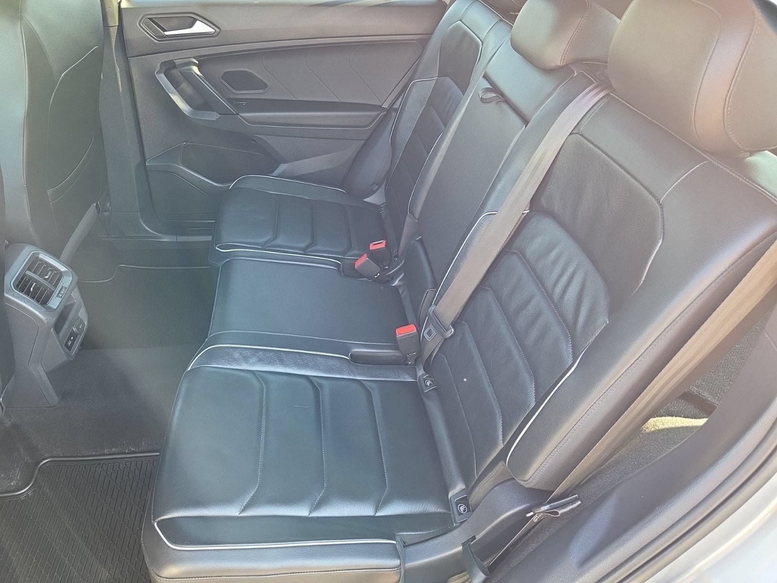 Used 2019 Volkswagen Tiguan SEL Premium R-Line AWD/4WD image 21